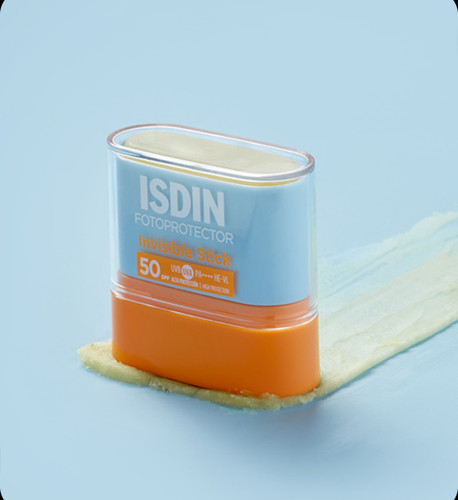 کرم ضدآفتاب استیکی ایزدین SPF 50 با محافظت بسیار بالا
